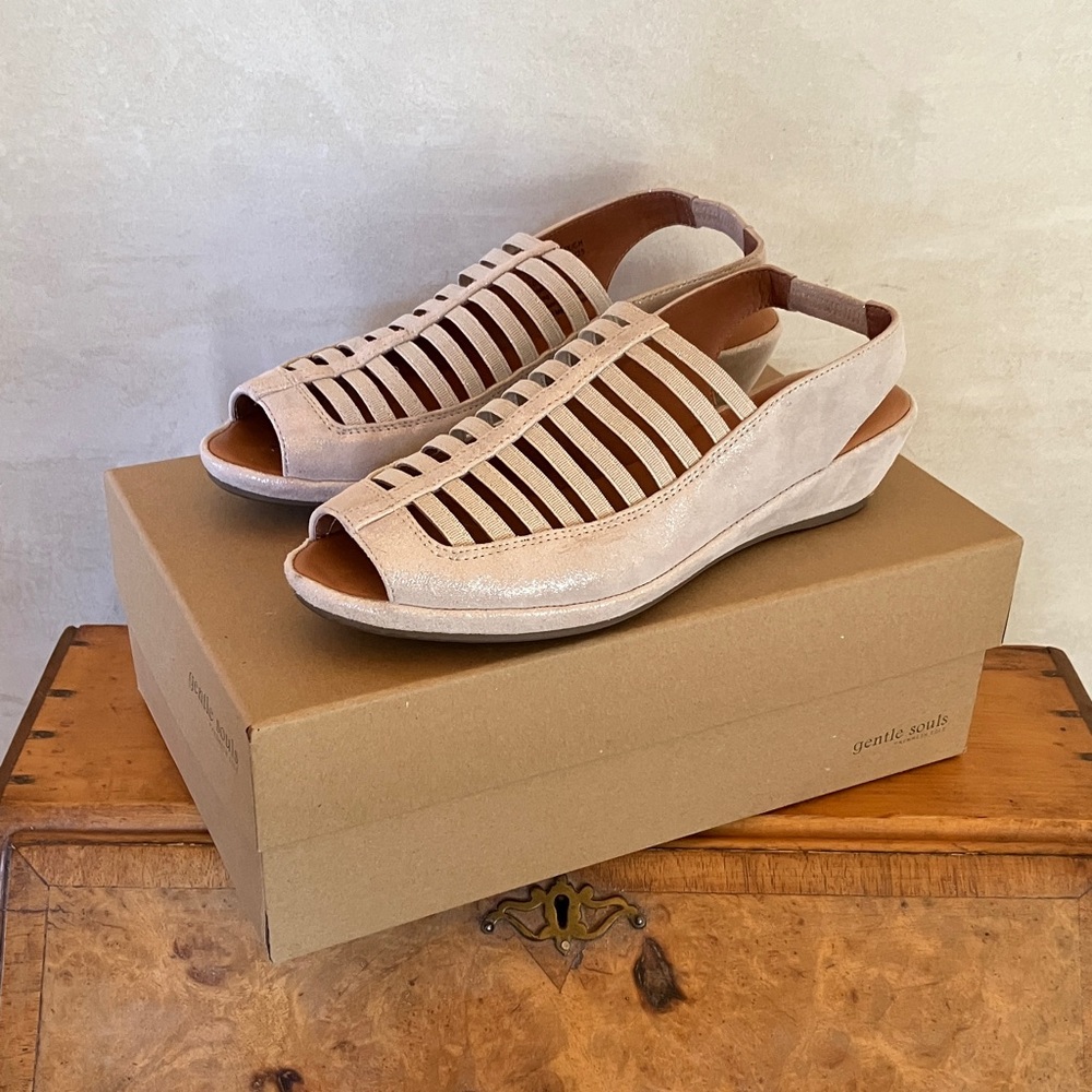 Gentle Souls “Lee” Wedge Sandals 8.5